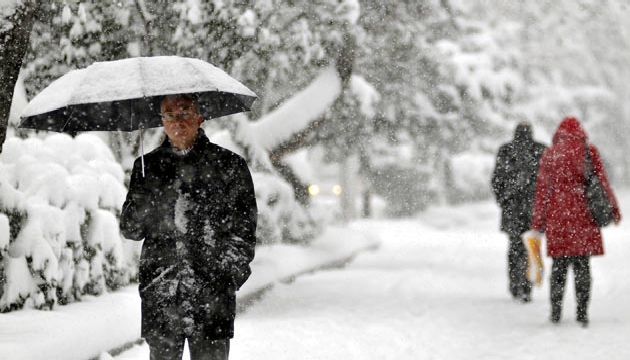 Meteoroloji den batı için fırtına, doğu için kar alarmı